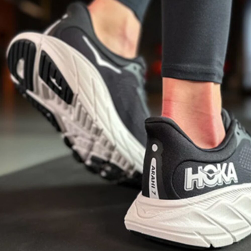 HOKA ONE Arahi 7, Size 9B